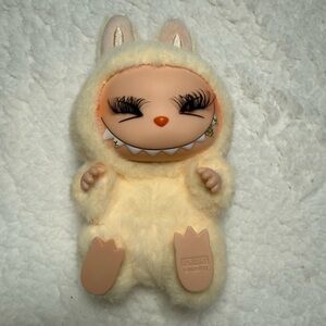 Labubu - Have A Seat - Sisi (GLAMMED UP)